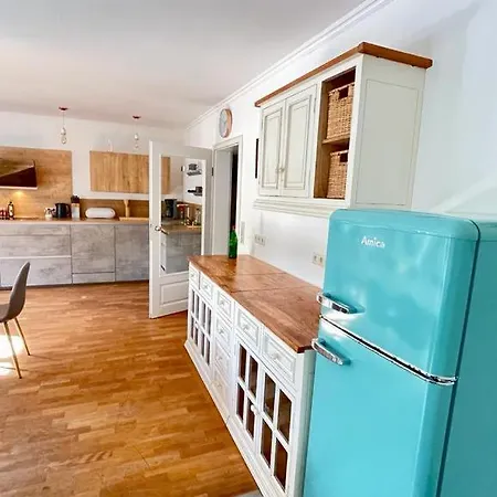 Fuer Familien Und Gruppen In Seenaehe Mit Garten Apartmán *