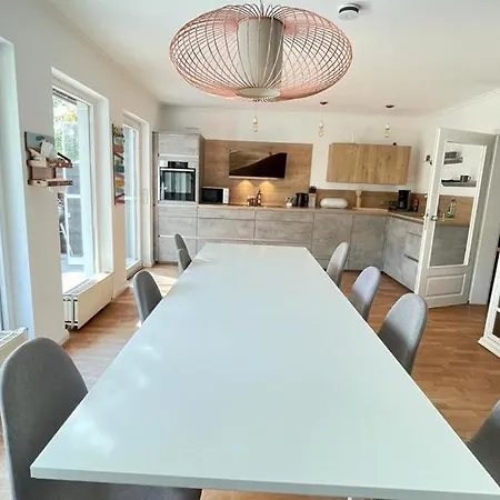 公寓 Fuer Familien Und Gruppen In Seenaehe Mit Garten