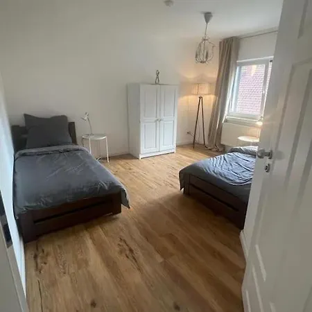 Fuer Familien Und Gruppen In Seenaehe Mit Garten 汉诺威