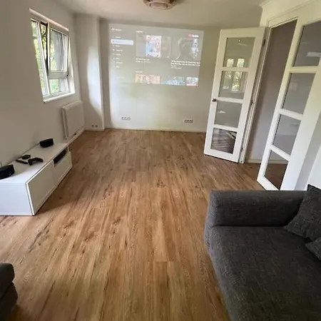 公寓 Fuer Familien Und Gruppen In Seenaehe Mit Garten